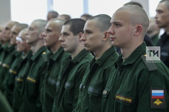 В России планируют вернуть двухлетнюю службу в армии