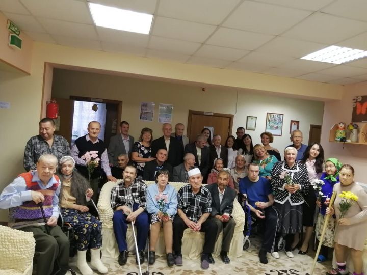 Министр труда РТ встретилась с пожилыми людьми из Корноуховского дома-интерната