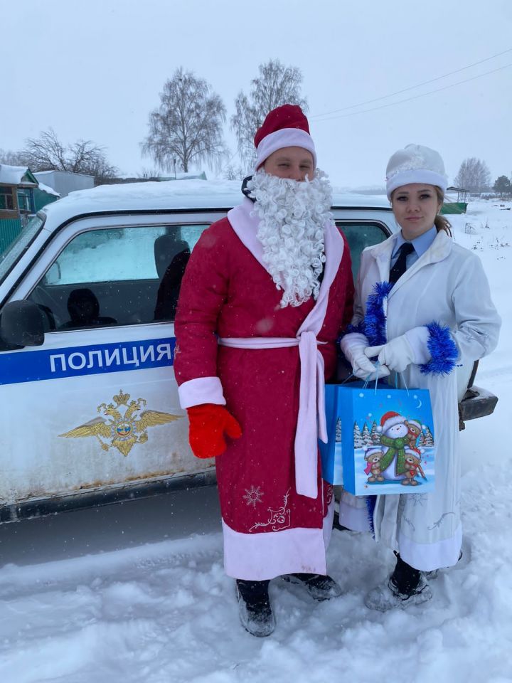 Полицейские Рыбно-Слободского района стали Дедами Морозами