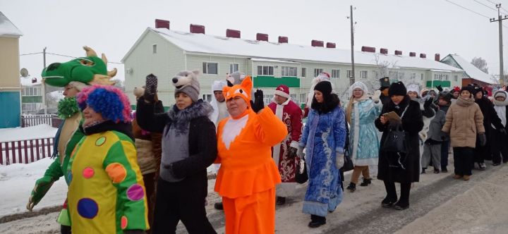 Рыбно-Слободский район впервые провел у себя торжественное шествие сказочных героев