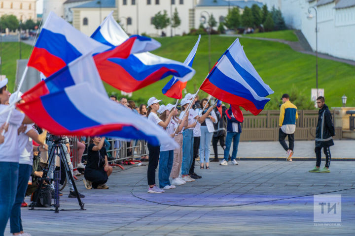 Поздравление Главы Рыбно-Слободского муниципального района Ильдара Тазутдинова с Днем России