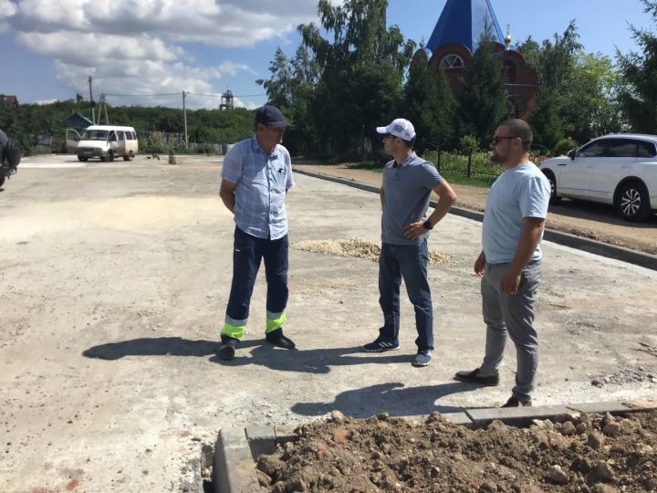 Глава Рыбно-Слободского района Ильдар Тазутдинов осмотрел ход строительства нескольких объектов в рамках госпрограмм