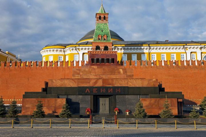 Мавзолей Ленина на Красной площади закроют