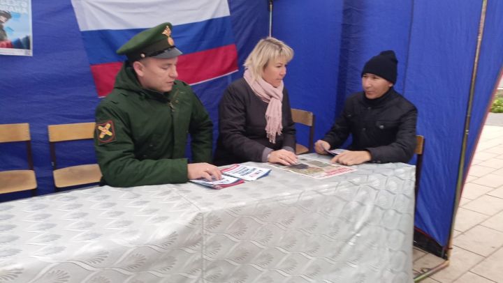 Азат Фатихов  на марафоне рассказал какие выплаты положены военнослужащим по контракту