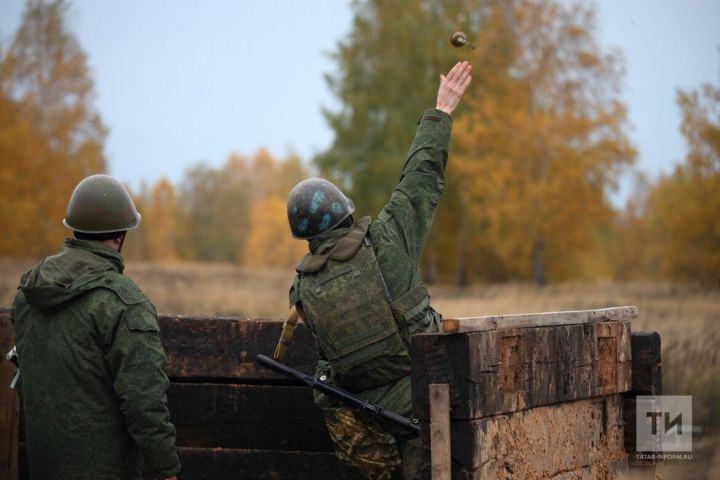 В Татарстане семьям военнослужащих по контракту окажут социальную поддержку