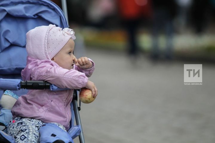 С января миллионы россиян начнут получать повышенные пособия на детей