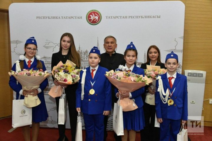 Минниханов наградил школьников за победу во Всероссийском конкурсе «Безопасное колесо»