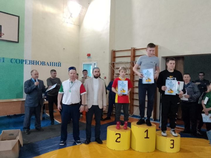 В Рыбно-Слободском районе школьники показали свои таланты в татарча корэш