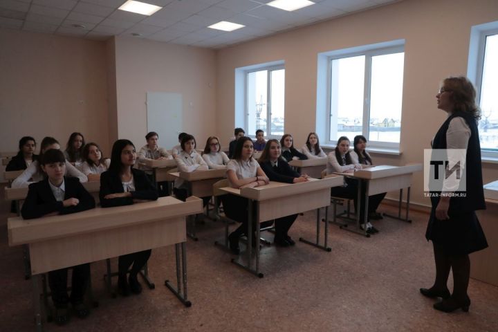 Российским школьникам будут платить за успеваемость на «Пушкинскую карту».