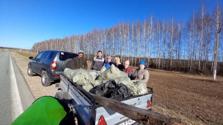 В Рыбно-Слободском районе в субботниках участвуют жители районного центра и сельских поселений