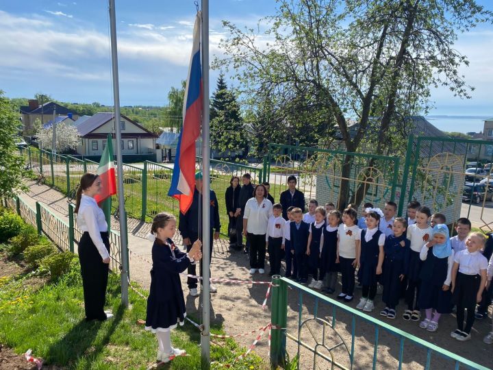 Школьникам Рыбно-Слободского района рассказали о важности Дня Победы