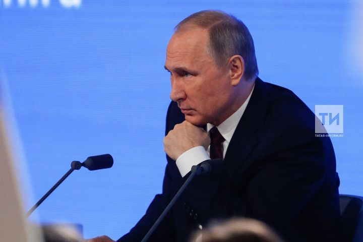 Владимир Путин поручил повысить зарплаты