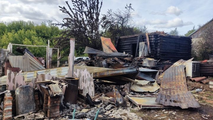 В Рыбно-Слободском районе сгорел дом