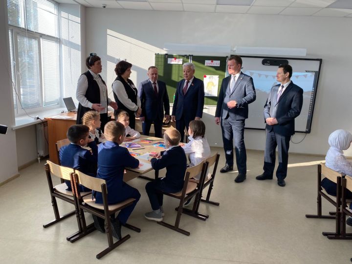 В Рыбно-Слободском районе с рабочим визитом побывал председатель Государственного Совета Республики Татарстан Фарид Мухаметшин