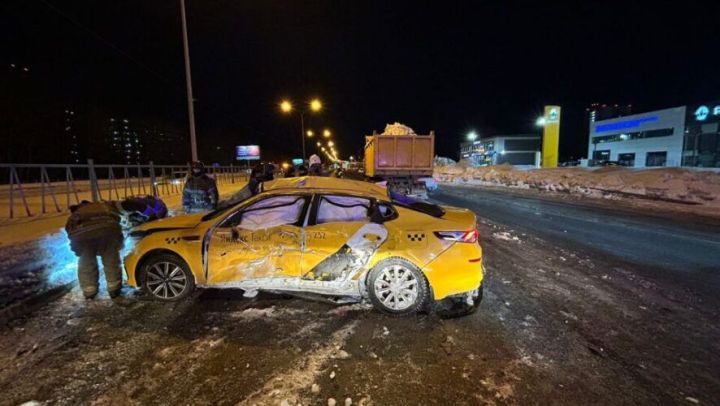 В Татарстане произошло смертельное ДТП: погиб водитель такси