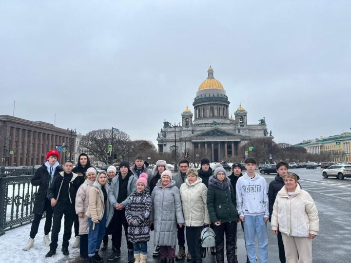 Рыбнослободские студенты побывали в Санкт-Петербурге
