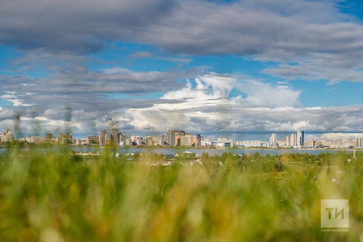 Антициклон в Татарстане вступает в борьбу с грозовым фронтом с запада