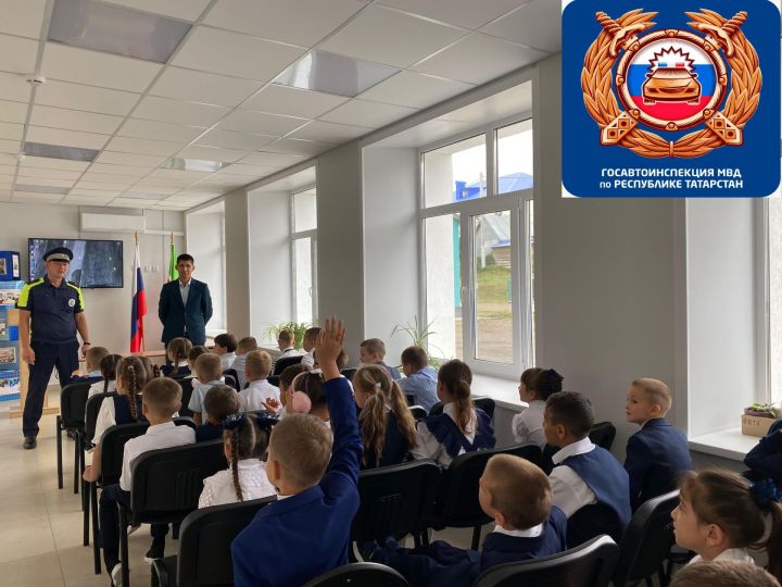 Ильназ Шигапов обучает детей правилам дорожного движения