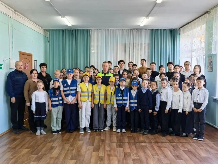 В Большеелгинской школе обсудили правила дорожной безопасности
