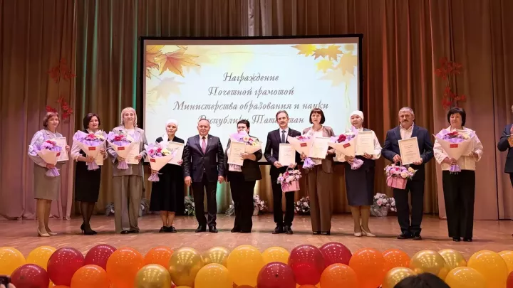 Праздник в честь учителей прошёл в районном Доме культуры