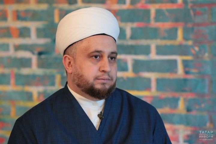 Имам разъяснил, можно ли размещать в машине подвеску с молитвой