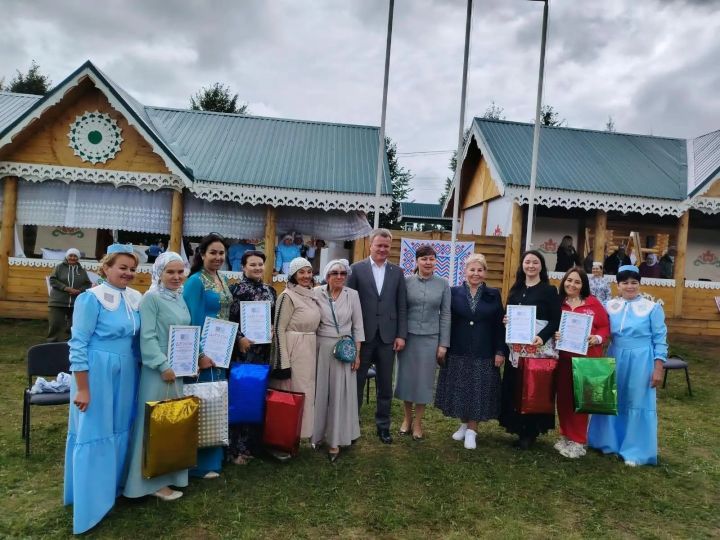 В Рыбно-Слободском районе прошел фестиваль женского промысла «Бистә шәле»