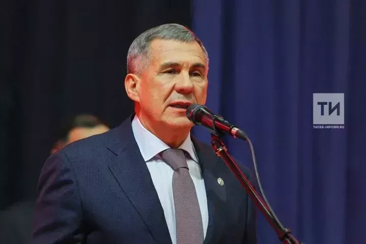 Минниханов поддержал создание Электронной доски почета Татарстана