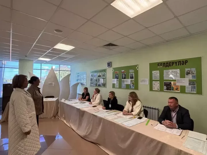 Связь поколений и забота о кадрах: визит министра труда в день выборов