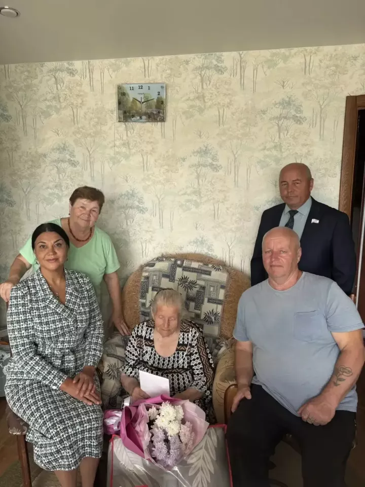 Труженицу тыла Марию Шумилову поздравили с днём рождения